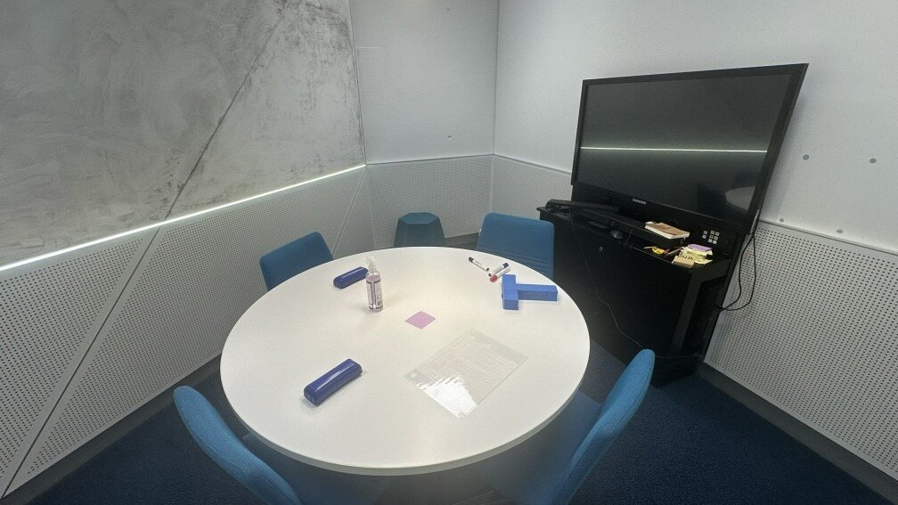 Meeting room: post-change inference image