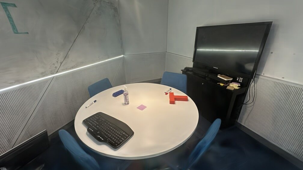 Meeting room: reference map rendered at the estimated pose